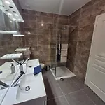 La Caennaise-caen Vila *